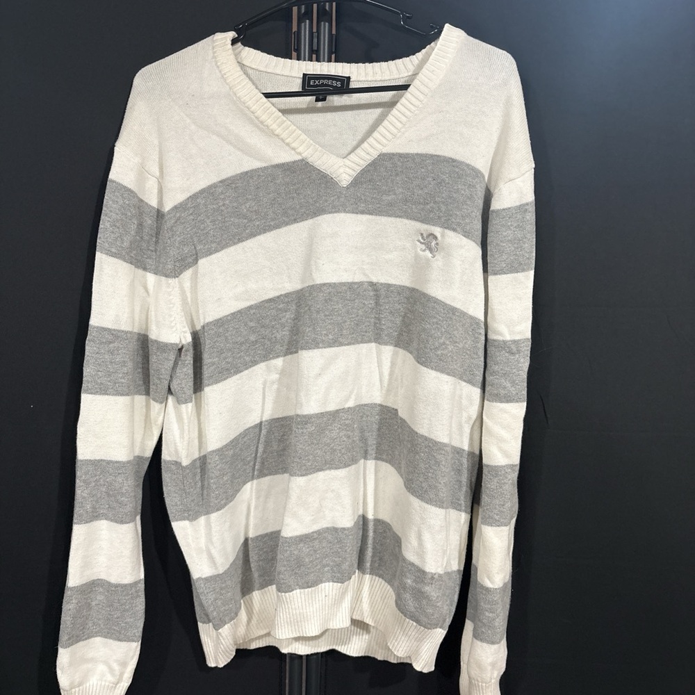 Express Men's V-Neck Sweater in Gray and White Stripes